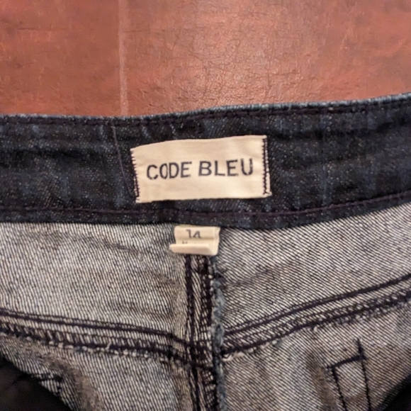 Size 14 Code Blue Capris - Picture 2 of 4